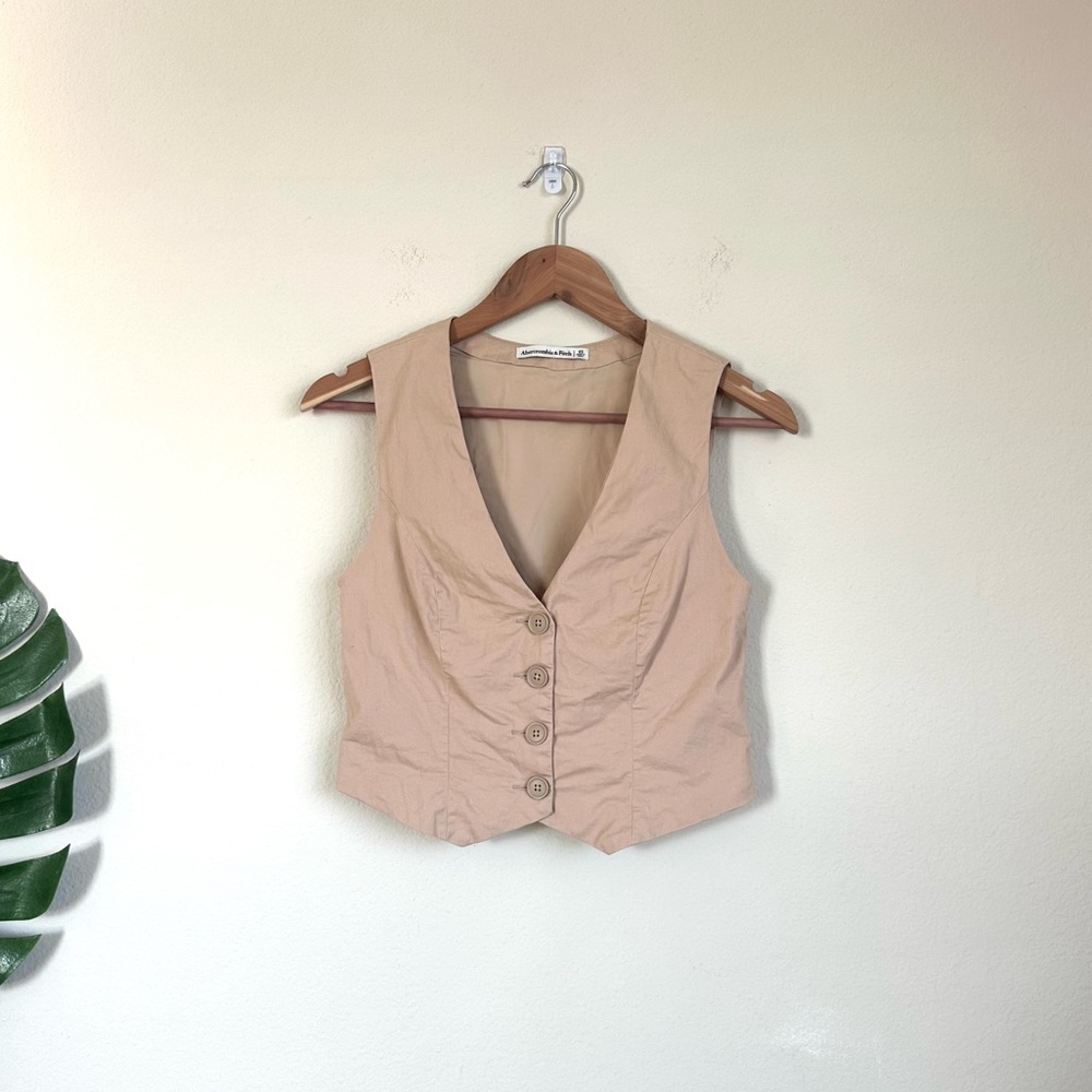 Abercrombie & Fitch Tailored Vest Top